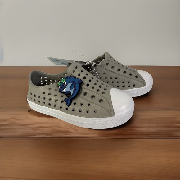 Kids Slip On Lightweight Breathable‎ Waterproof Shoes Gray Size 6 - Picture 1 of 10